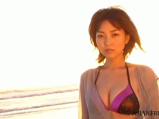 Yuka Hirata's Sunset Beach Pleasure